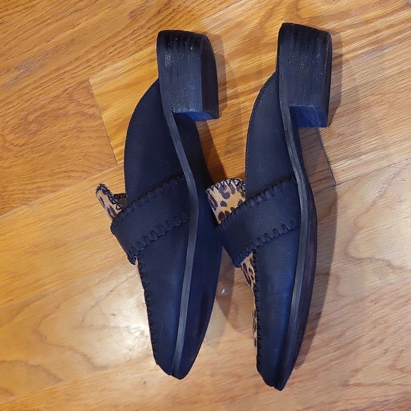 Corkys "Canterbury" Leopard Printed Loafers - Picture 3 of 10